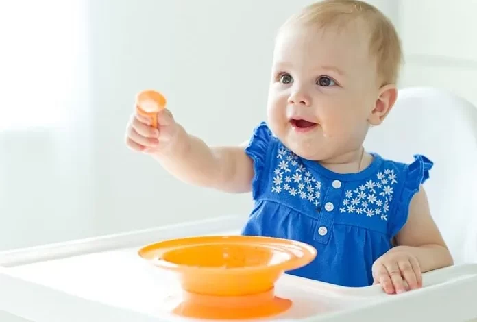 تغذية الرضيع في الشهر الثامن والتاسع وصفات طعام صحية ومتنوعة