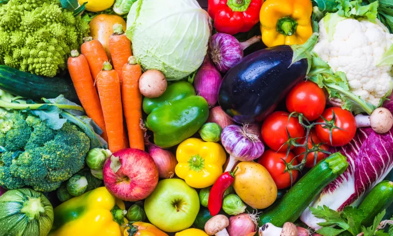 الآثار الصحية السلبية لتناول الخضروات والفواكه خارج موسمها