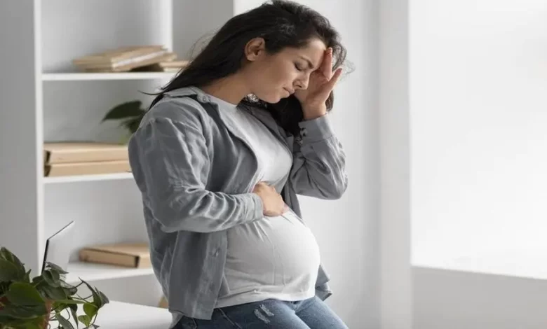طرق طبيعية فعّالة لعلاج صداع الحامل في الأشهر الأولى