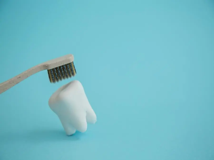 كيف يحدث تلون أسنان الأطفال؟ 5 أسباب غير متوقعة وحلول فعّالة